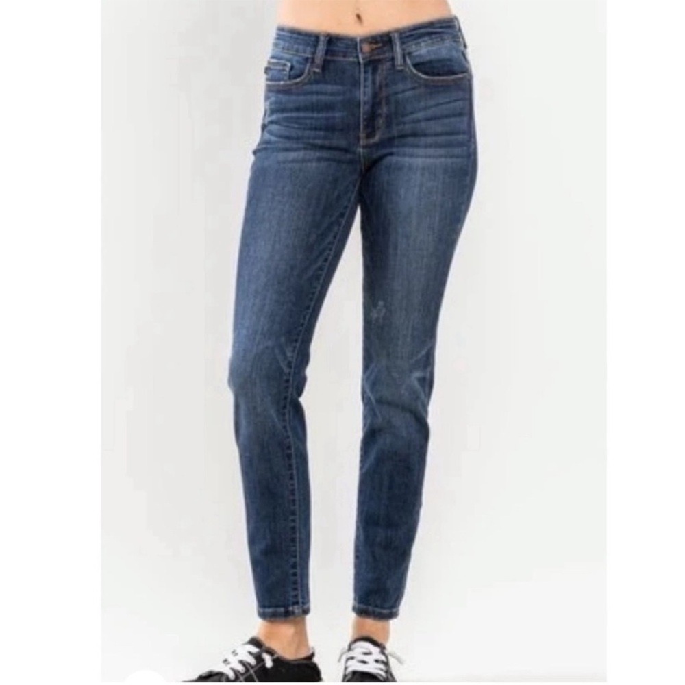 Judy Blue Jeans 15/32 short inseam‎  Relaxed Fit High Rise Stretch Denim NWT